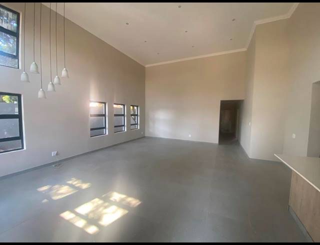 3 BEDROOM HOUSE FOR SALE IN CLUBVILLE